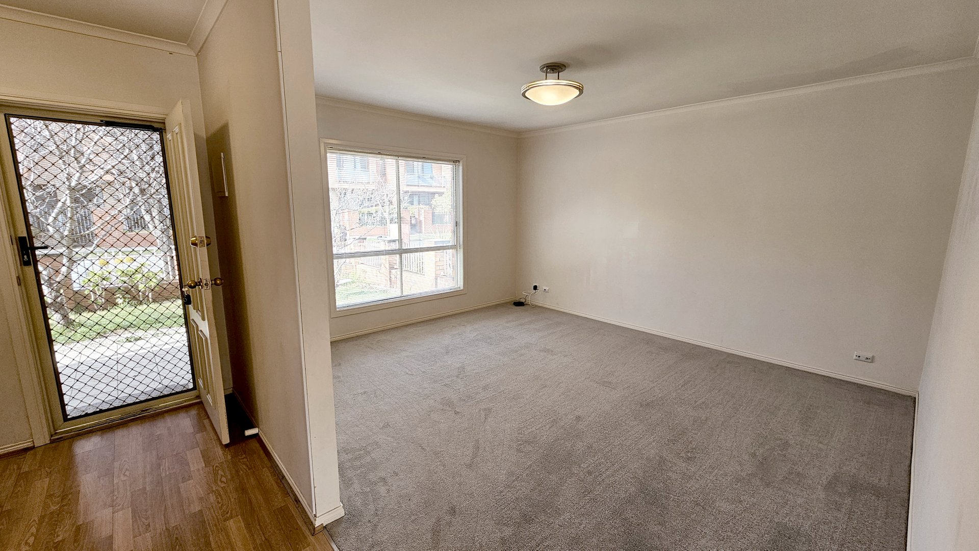 1/23 Manchester Grove, Glen Huntly image 4