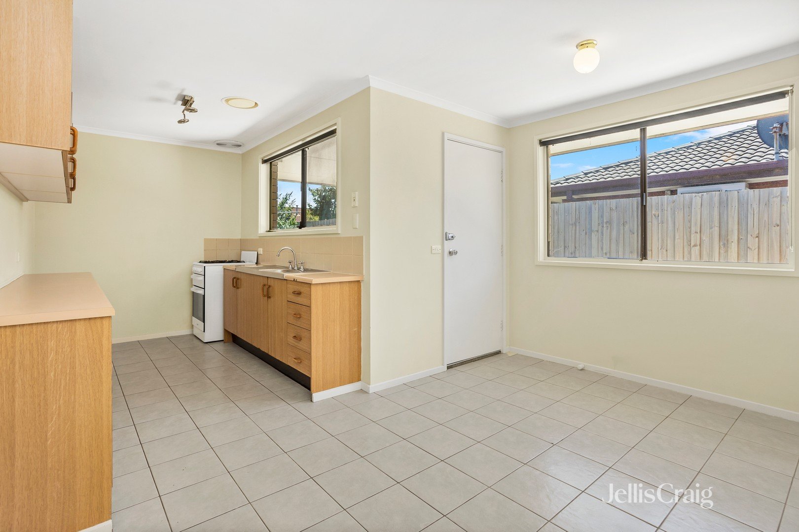 123 Mossfiel Drive, Hoppers Crossing image 2