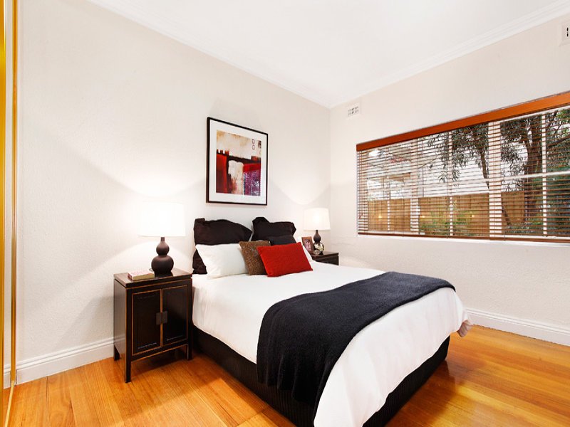 1/23 Pine Avenue, Elwood image 6