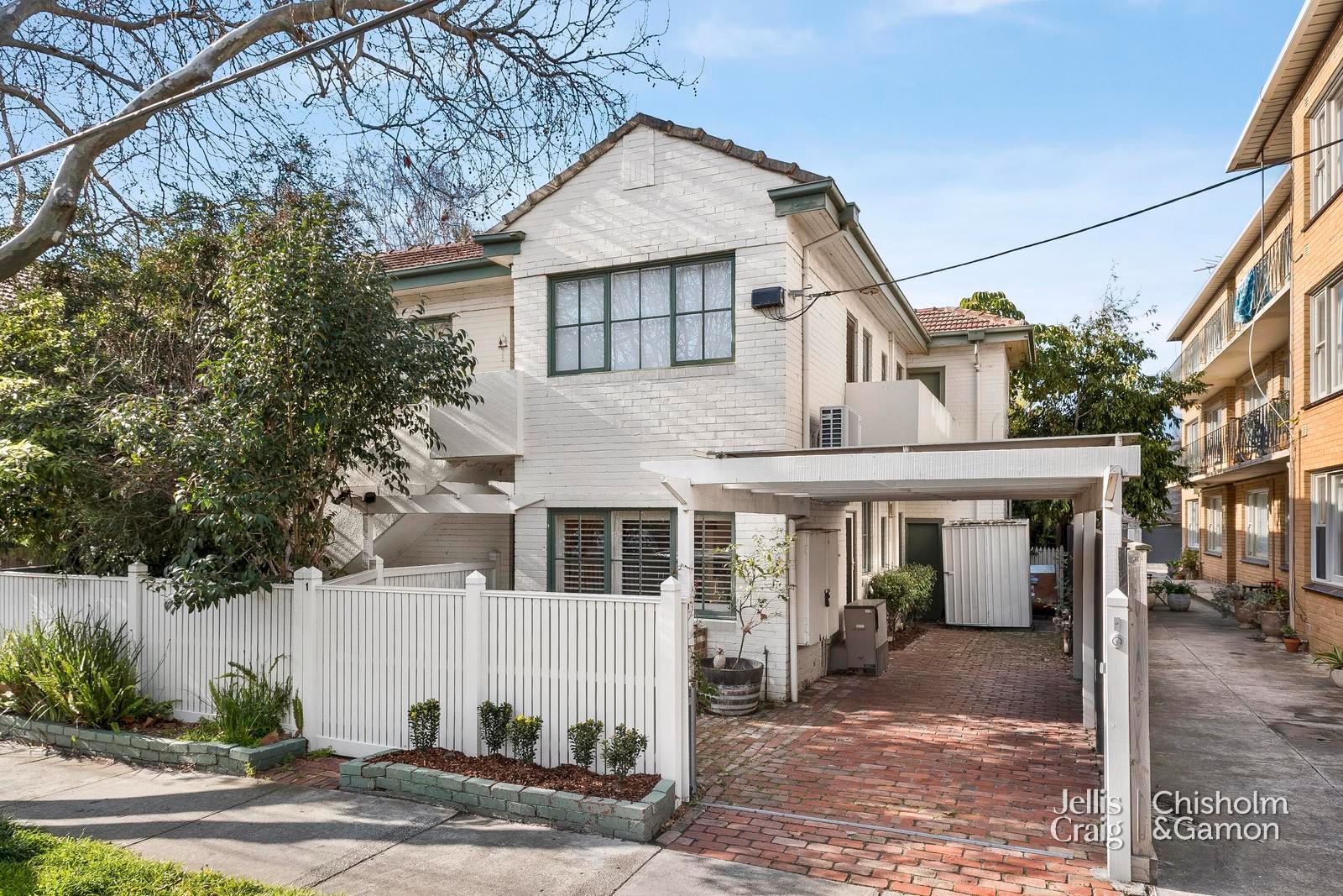 1/23 Pine Avenue, Elwood image 1
