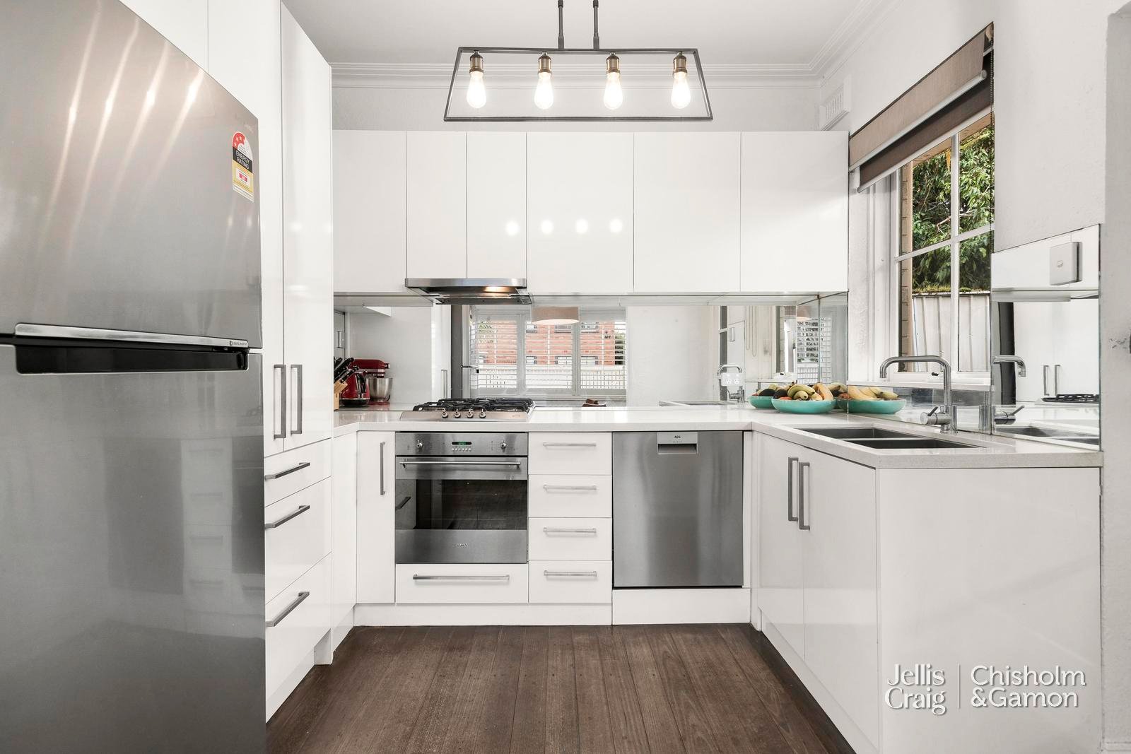 1/23 Pine Avenue, Elwood image 8