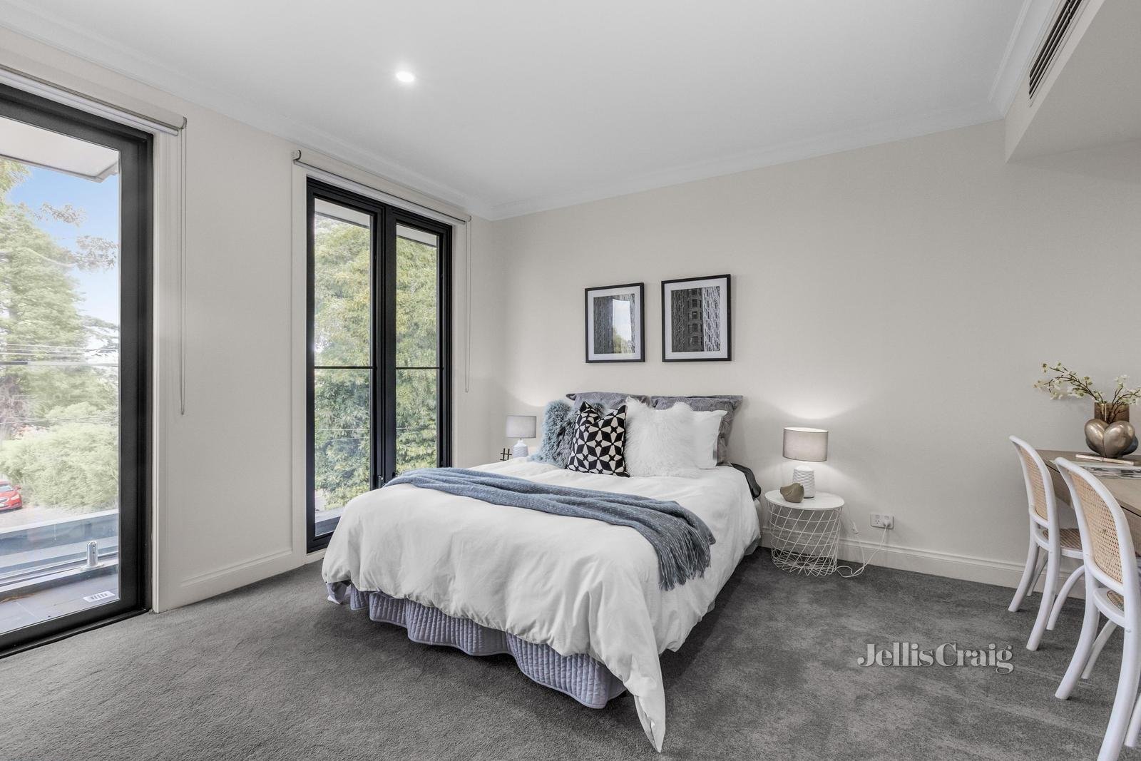 1/23 Russell Crescent, Mount Waverley image 9
