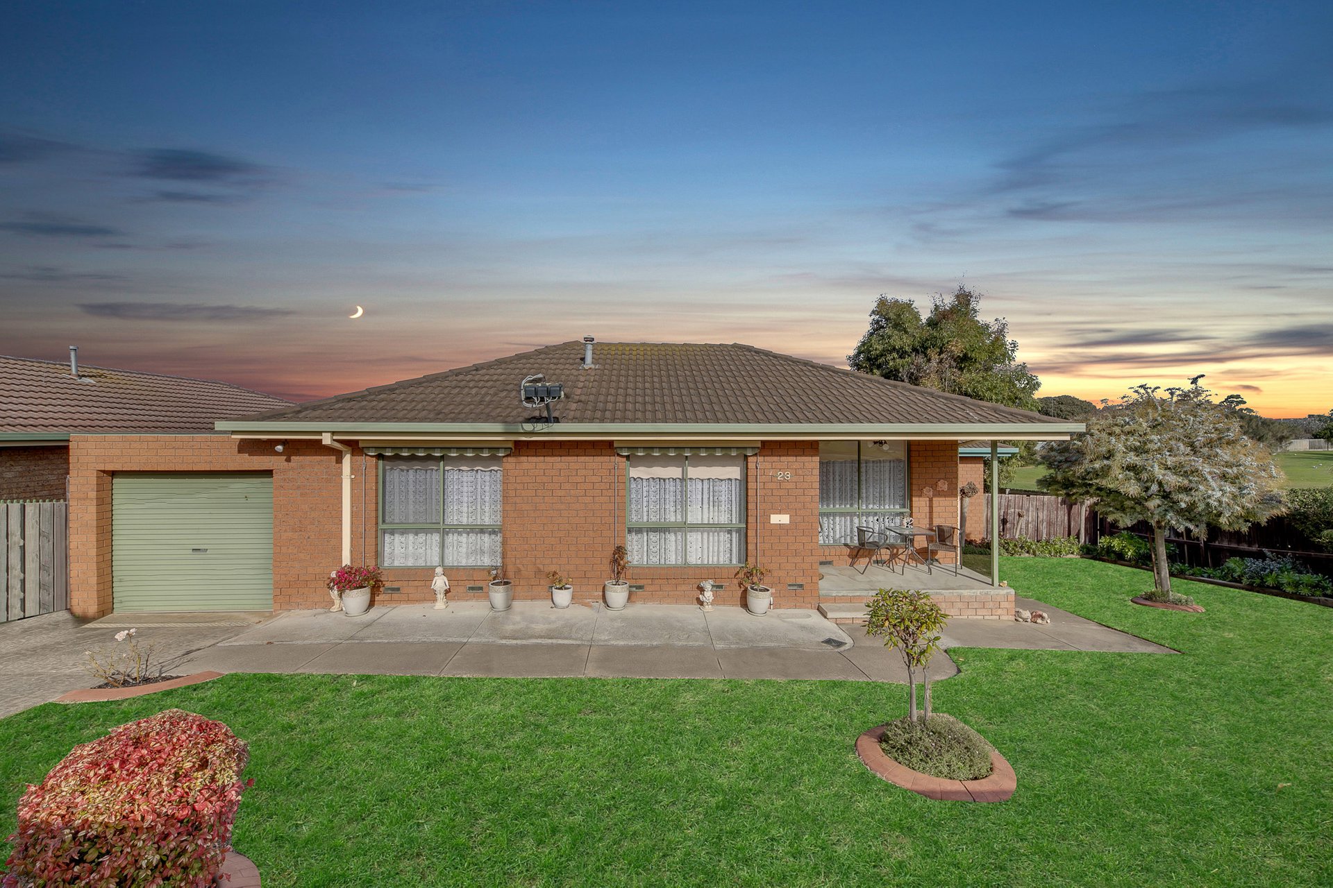 1/23 Woolvet Avenue, Belmont image 1