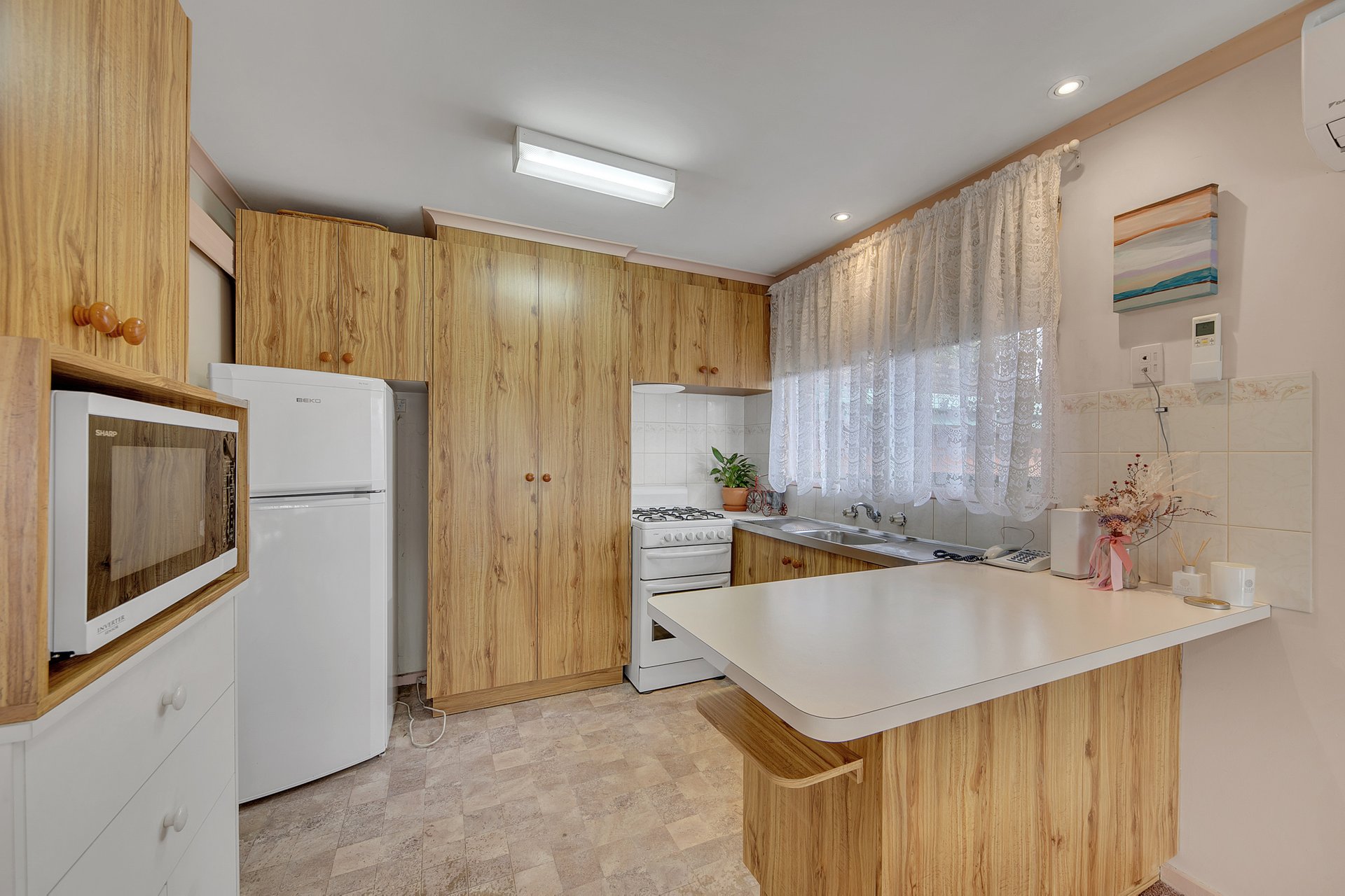 1/23 Woolvet Avenue, Belmont image 2