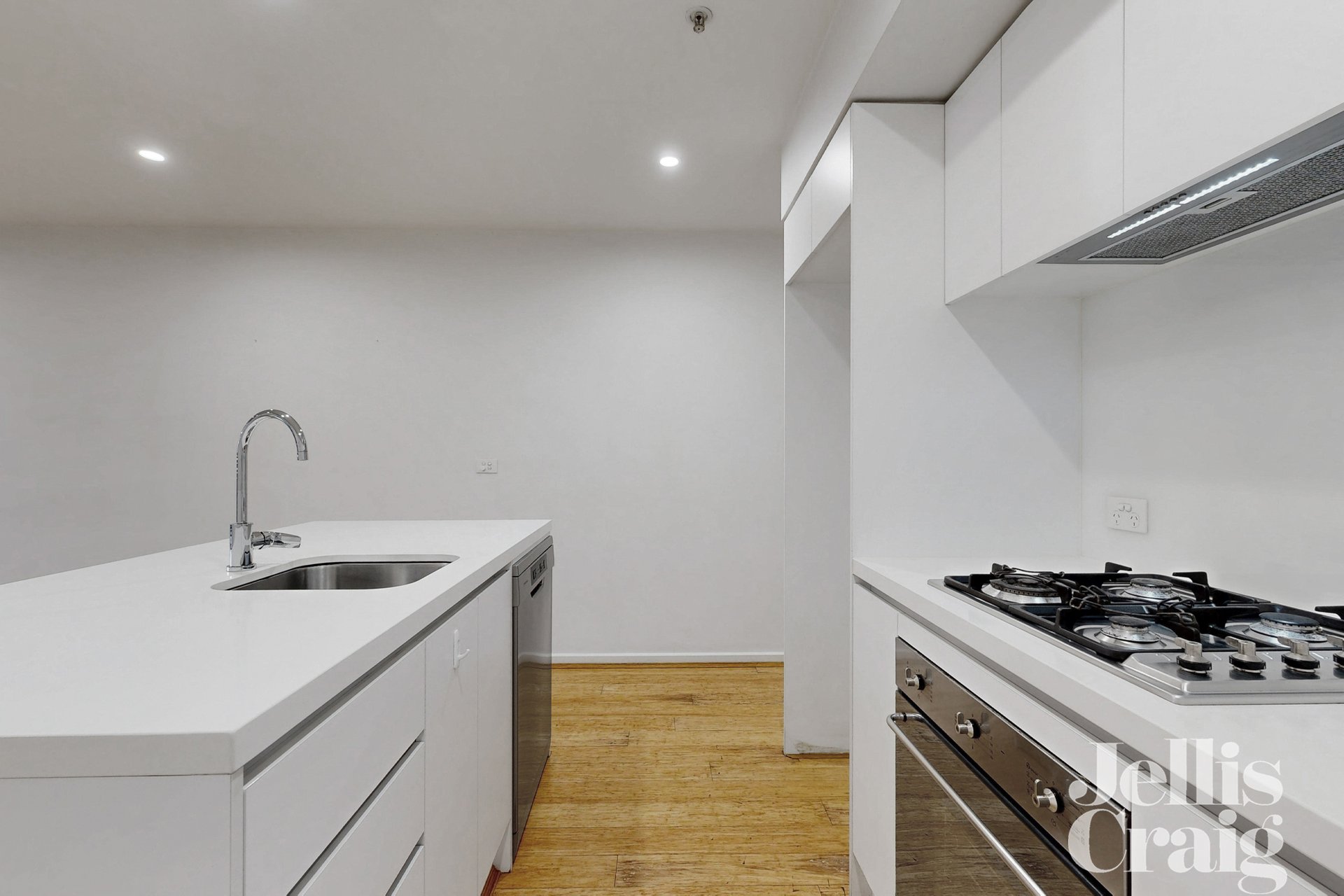 1/230 Dryburgh Street, North&nbsp;Melbourne image 2