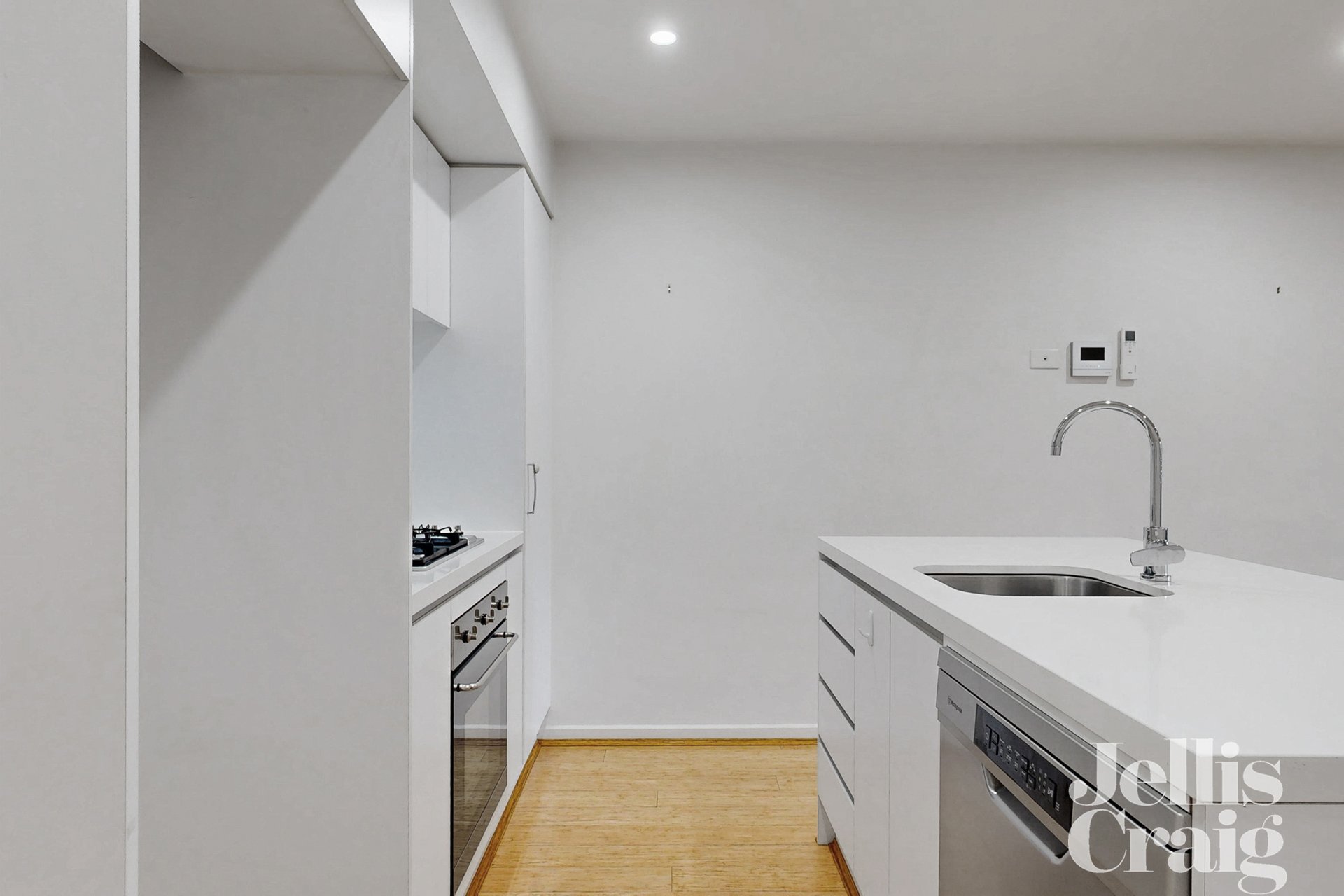 1/230 Dryburgh Street, North&nbsp;Melbourne image 3