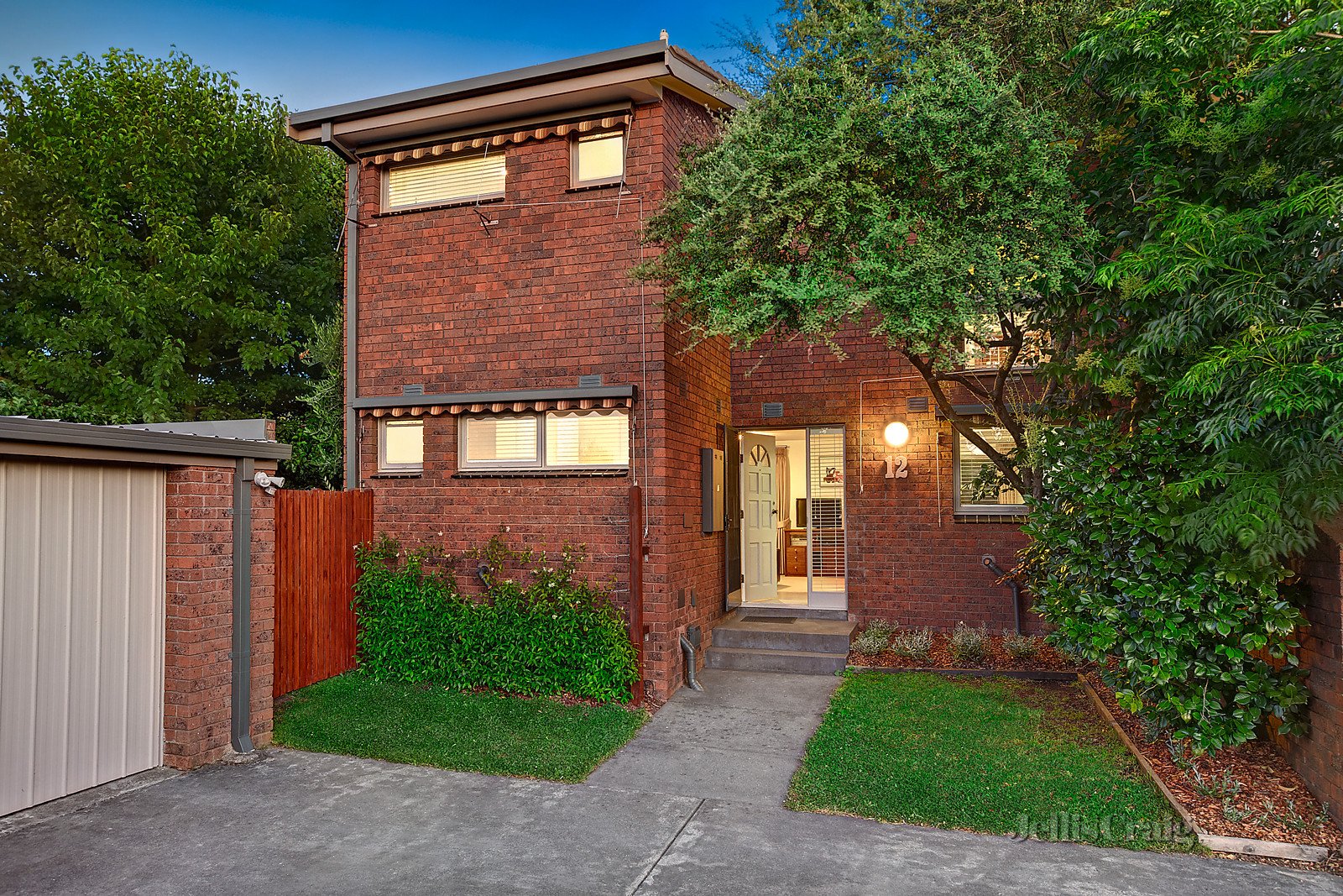 12/30 Thomas Street, Doncaster East image 1