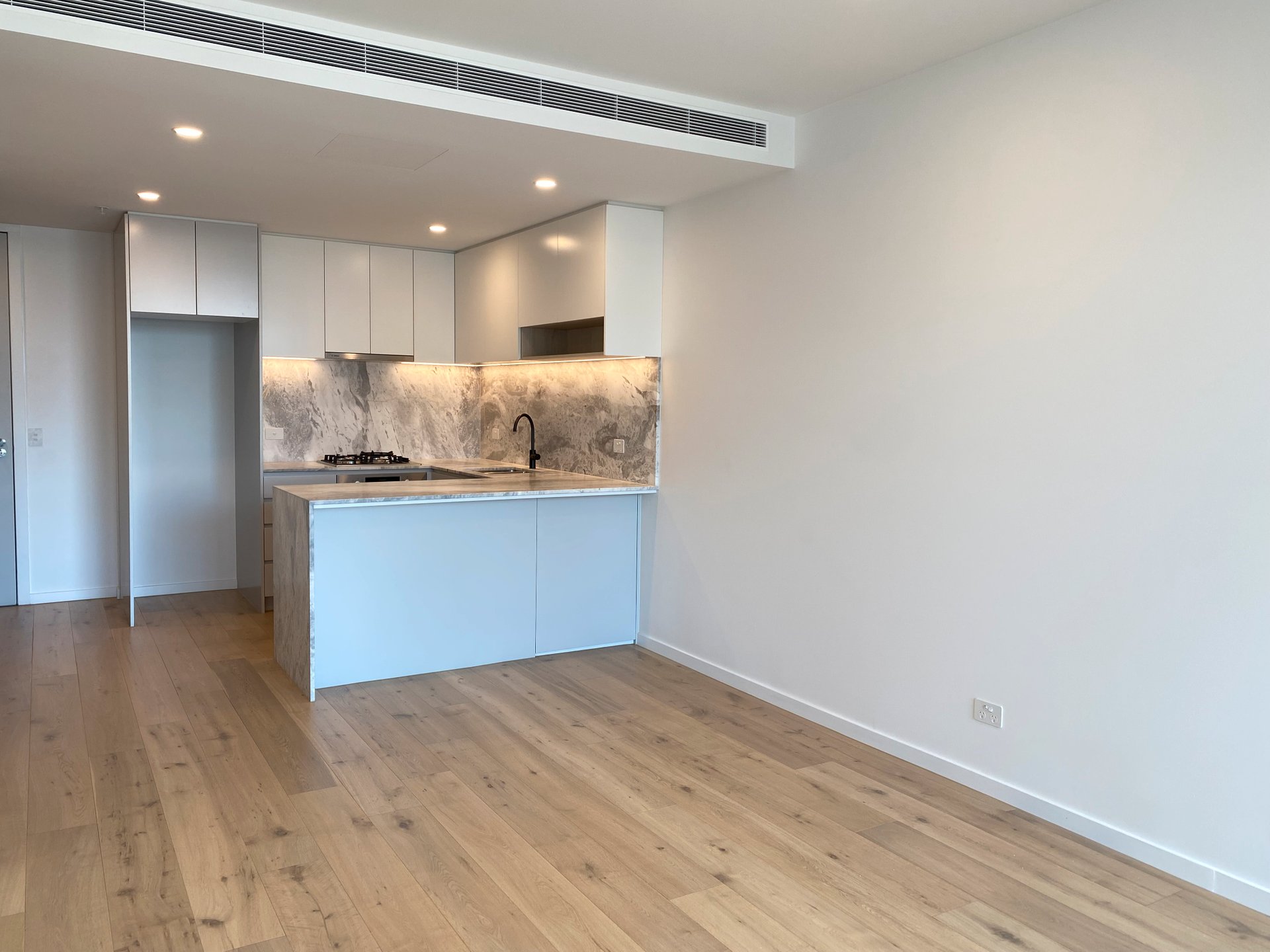123/1242 Glen Huntly Road, Carnegie image 2