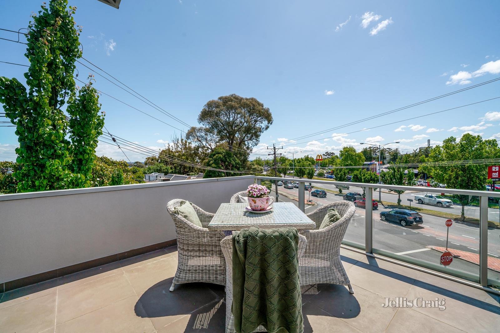 12/316 Manningham Road, Doncaster image 1