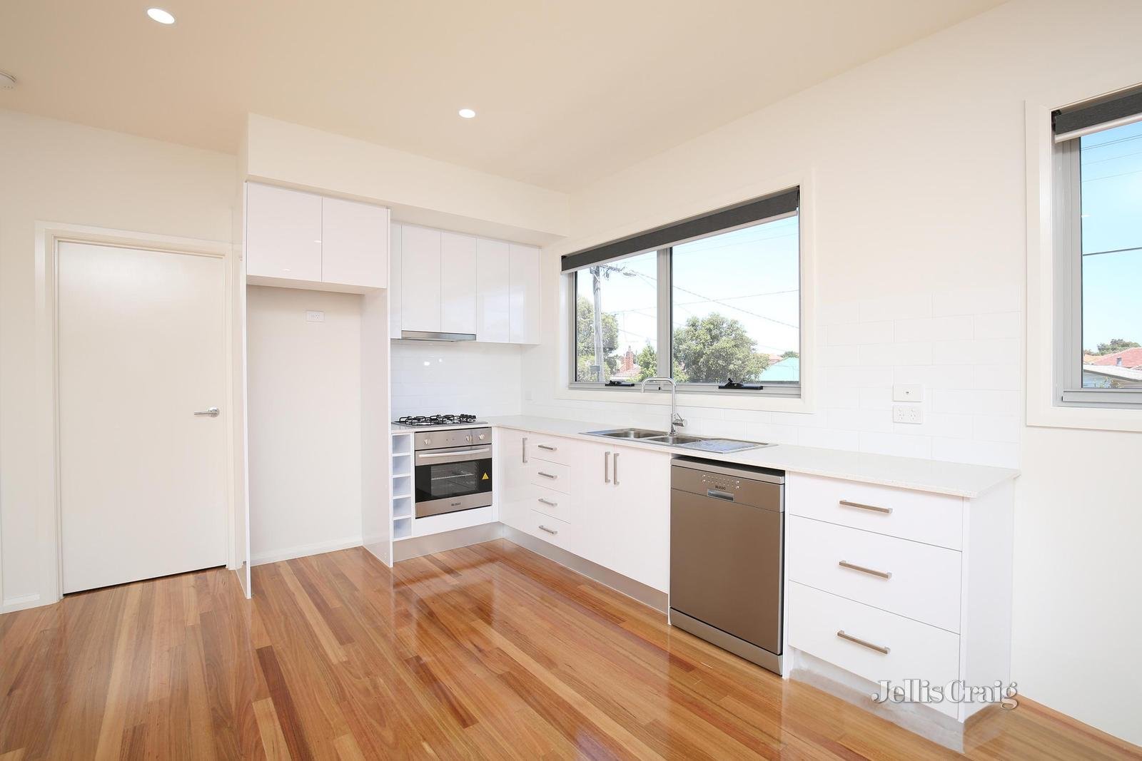 1/232 Sussex Street, Pascoe Vale image 2