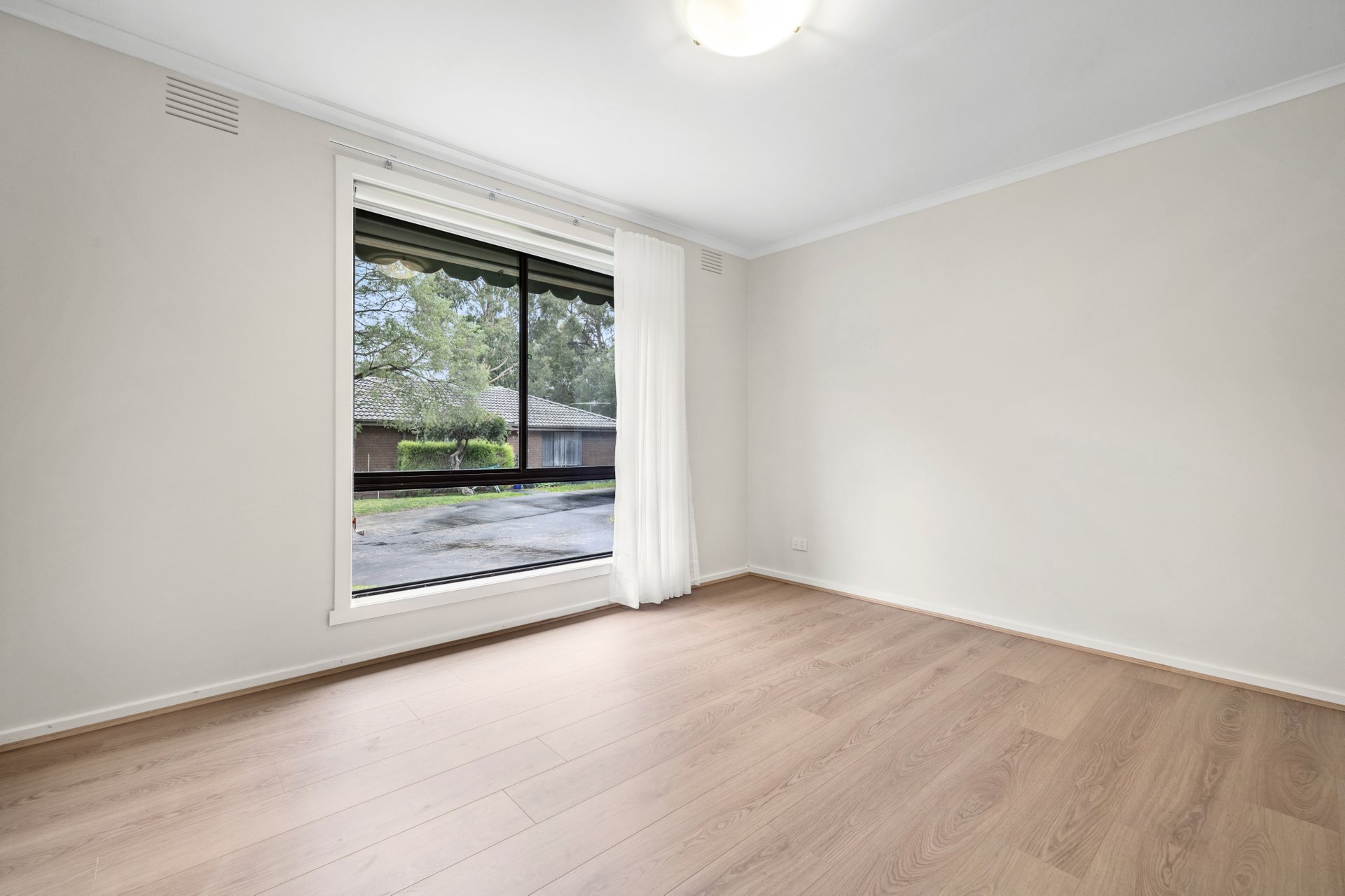 12/37 Williams Road, Blackburn image 5