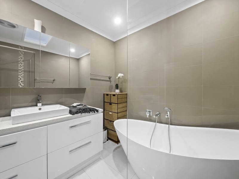 Property Gallery Thumbnail 6