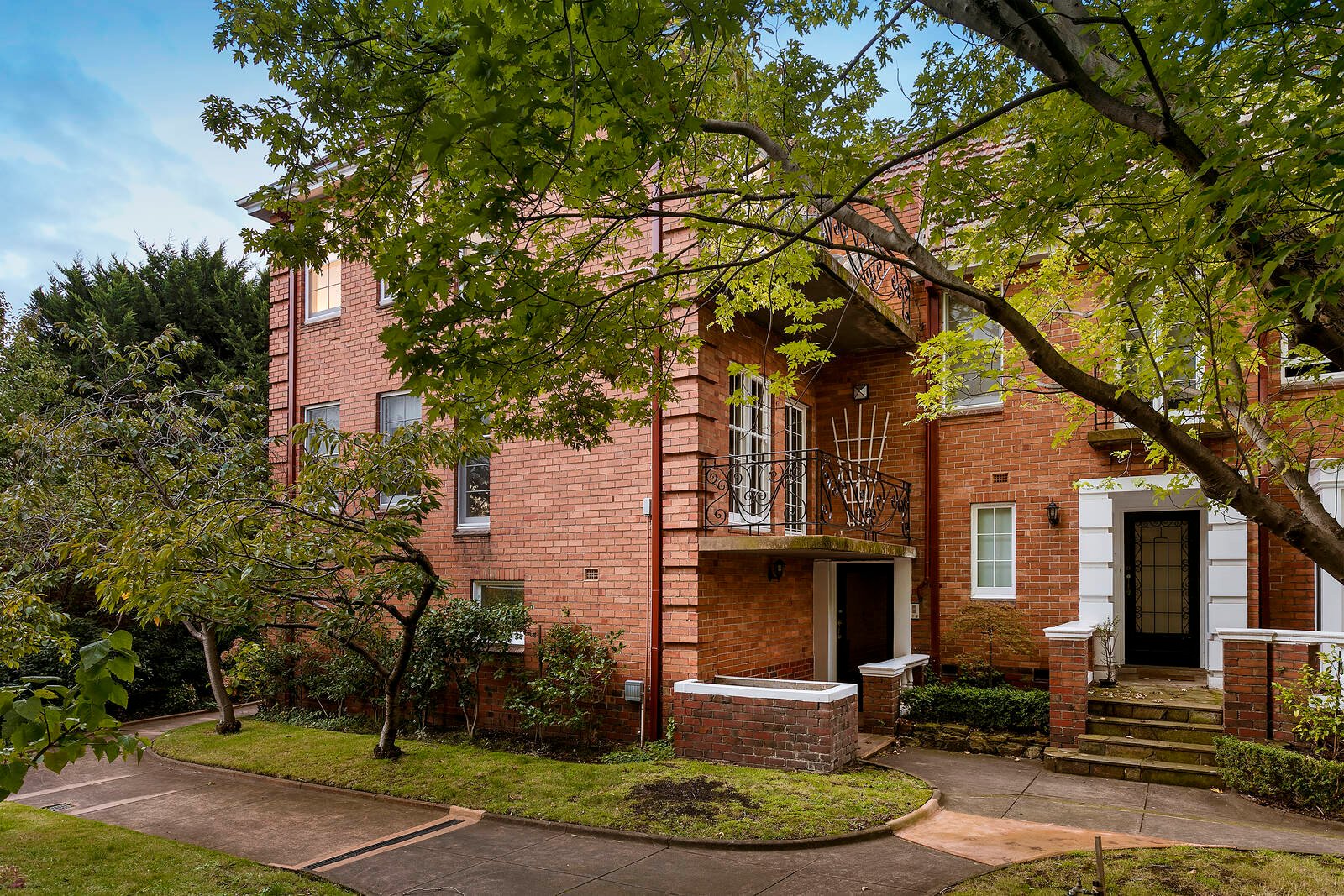 Property Gallery - Main Image