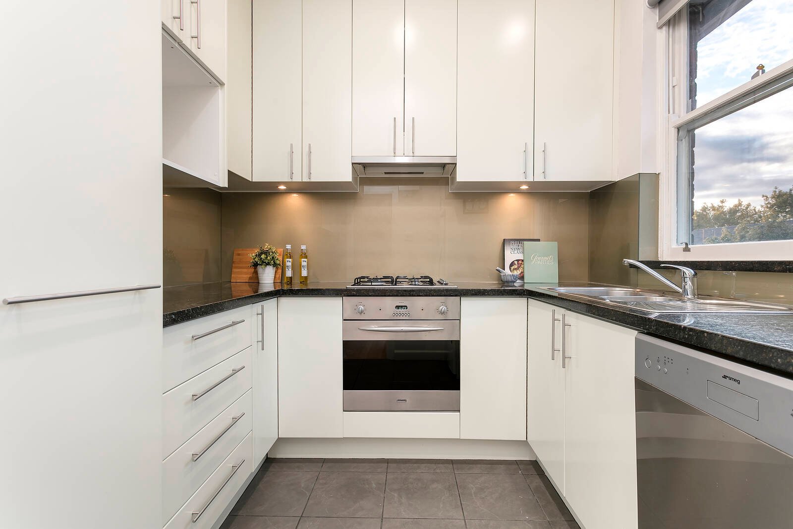 Property Gallery Thumbnail 4