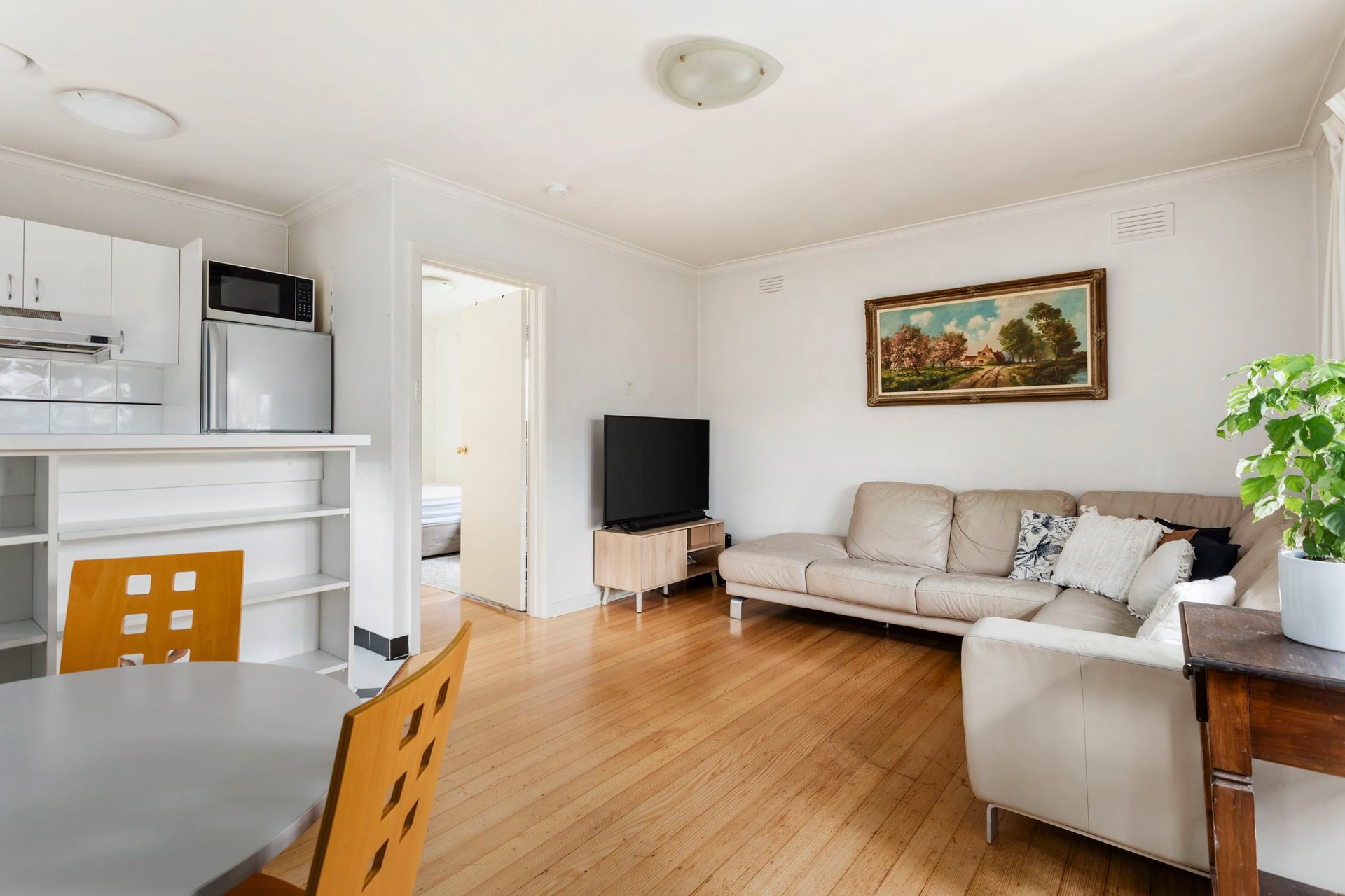 Property Gallery Thumbnail 3