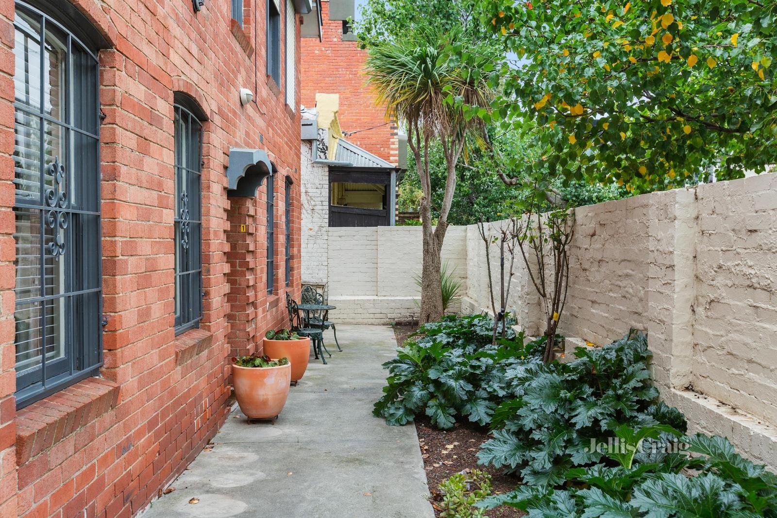 1/24-30 Raglan Street, South Melbourne image 1