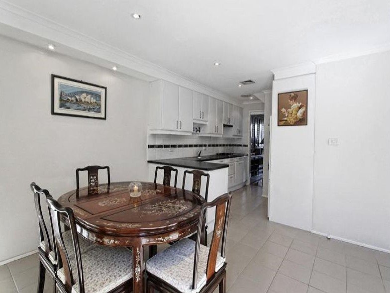 12/4-8 Kireep Road, Balwyn image 3