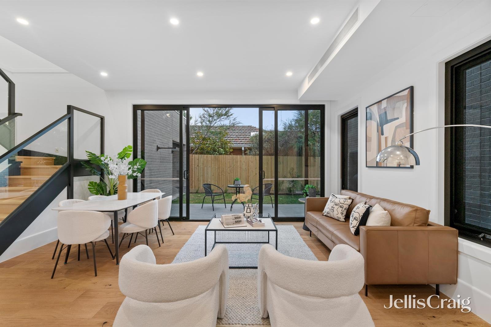 1/24 Blue Hills Avenue, Mount Waverley image 3