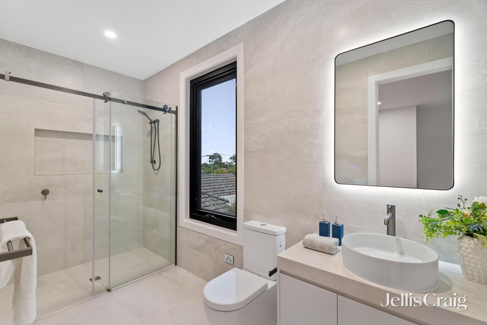 1/24 Blue Hills Avenue, Mount Waverley image 9