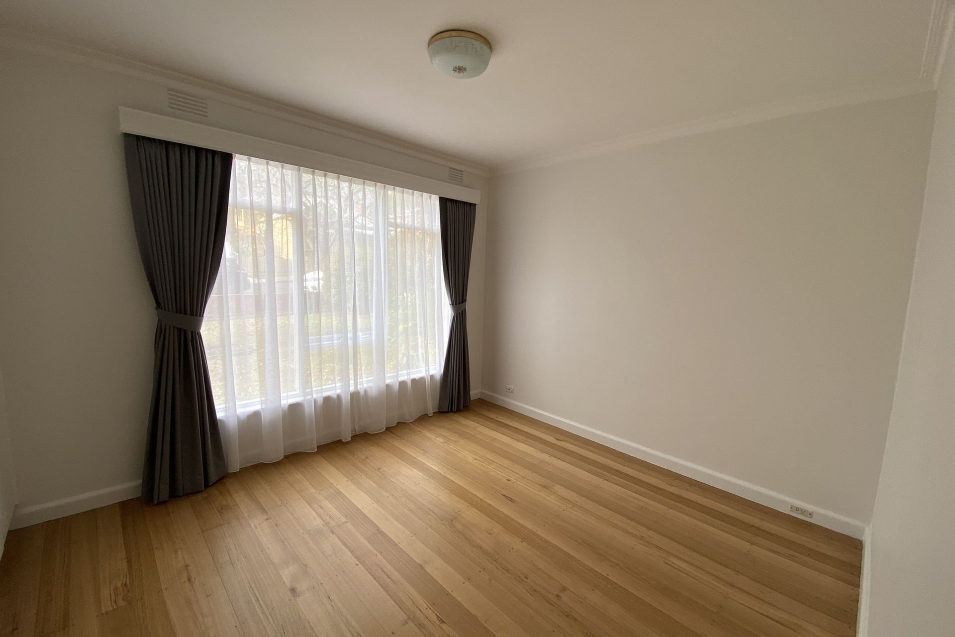 1/24 Clyde Street, Surrey Hills image 4