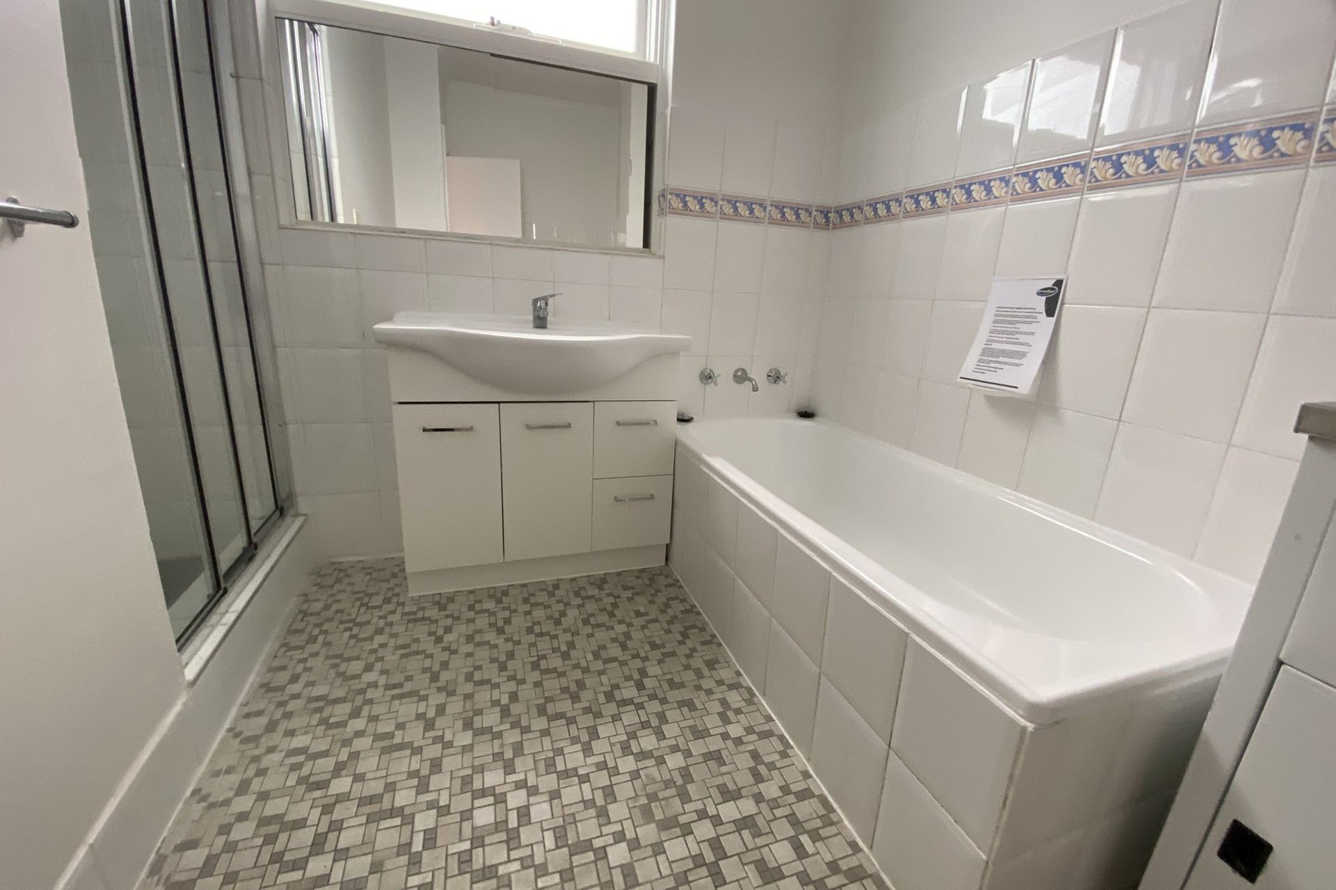 1/24 Clyde Street, Surrey Hills image 6