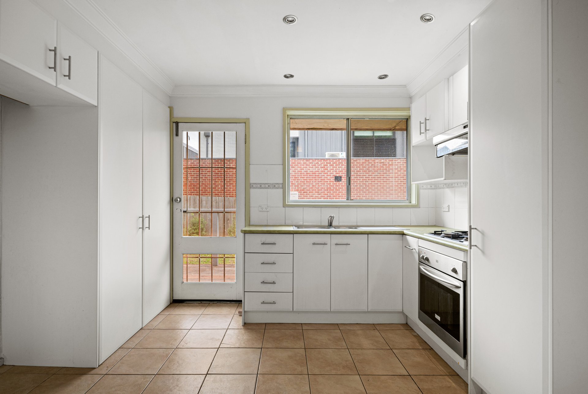 1/24 Lusher Road, Croydon image 5