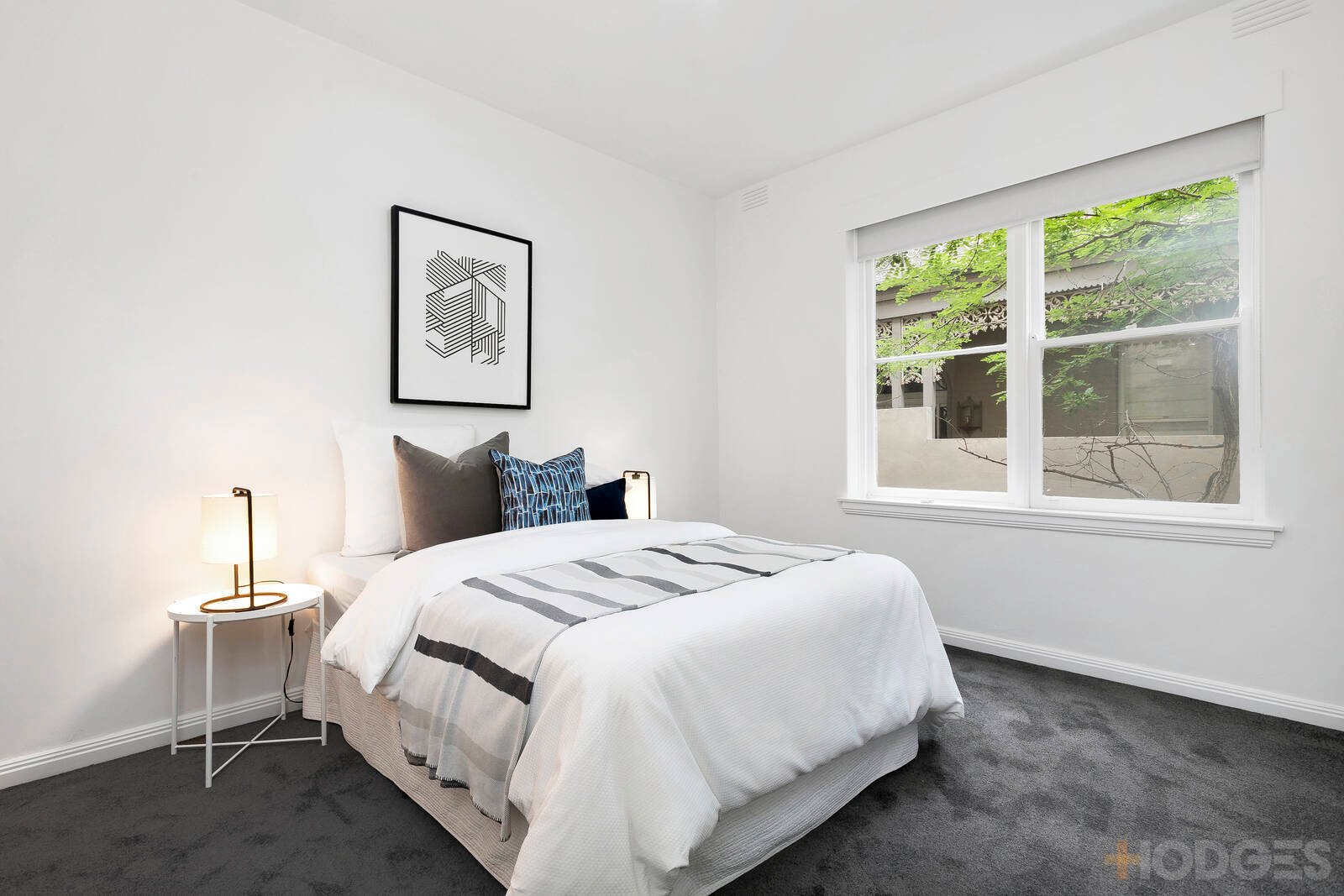 1 / 24 Mathoura Road Toorak