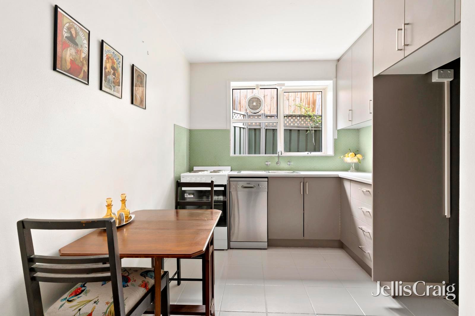 1/24 Ormond Road, Ascot Vale image 4