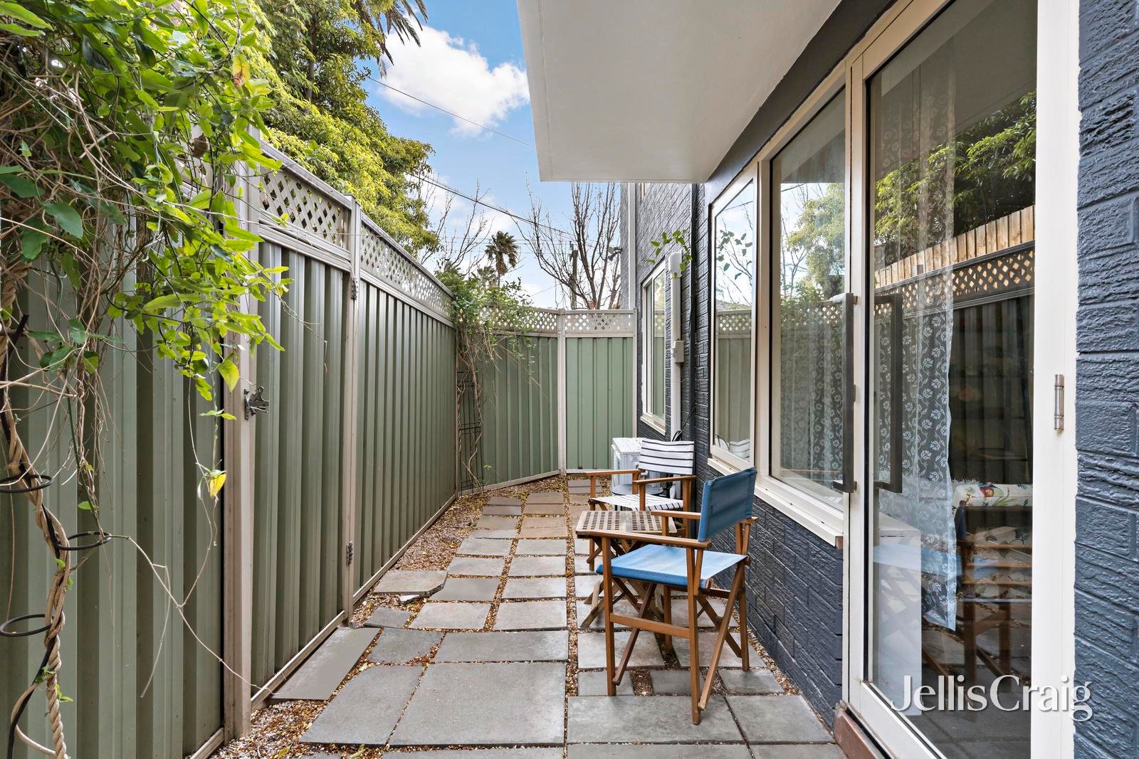 1/24 Ormond Road, Ascot Vale image 7