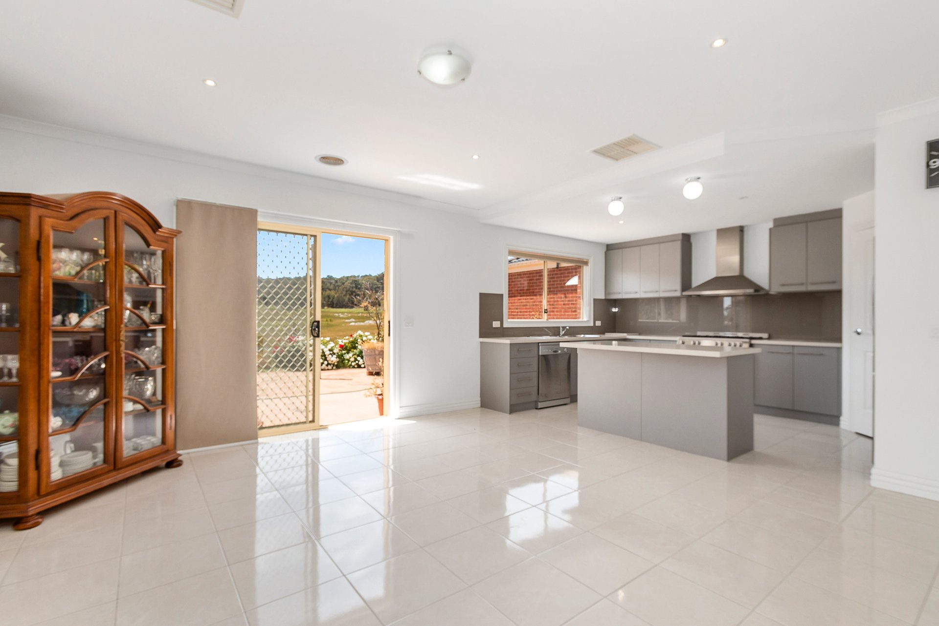 Property Gallery Thumbnail 11