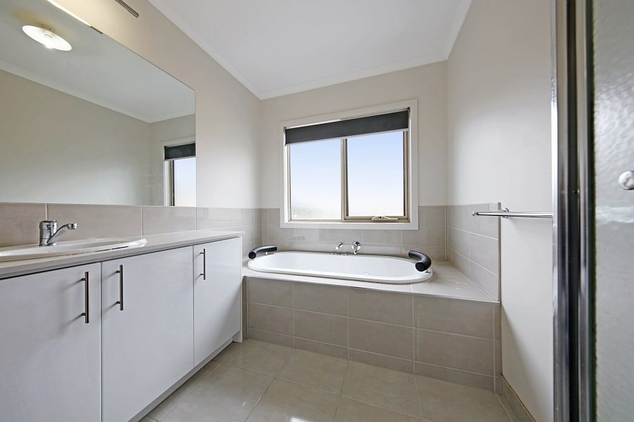 1/24 Prince Edward Avenue, Mckinnon image 4