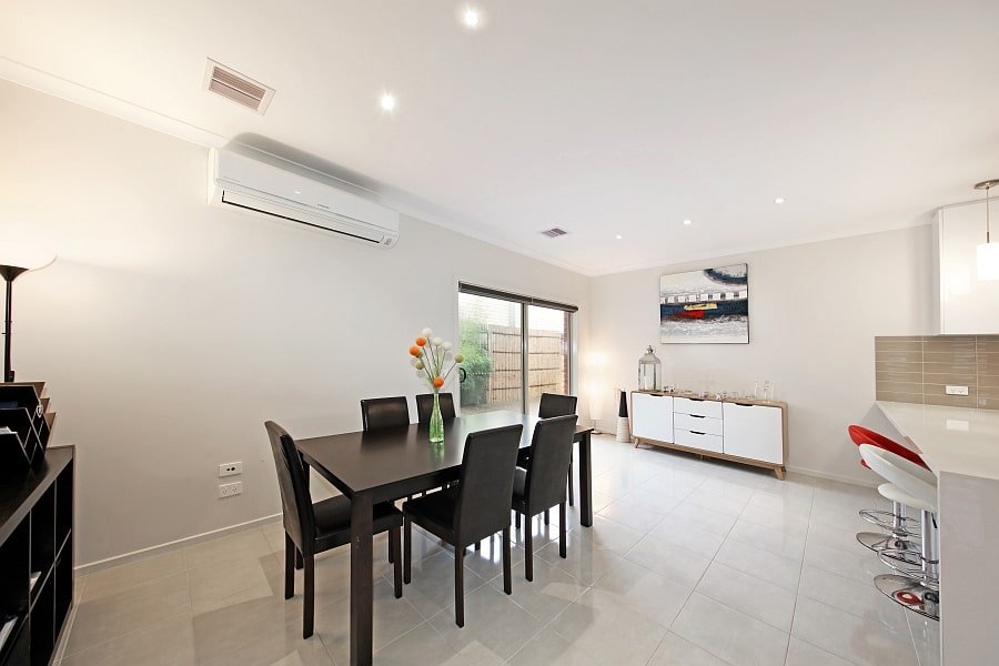 1/24 Prince Edward Avenue, Mckinnon image 2