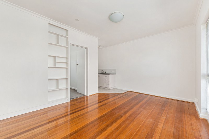 12 / 4 Rosedale Avenue GLEN HUNTLY, VIC 3163