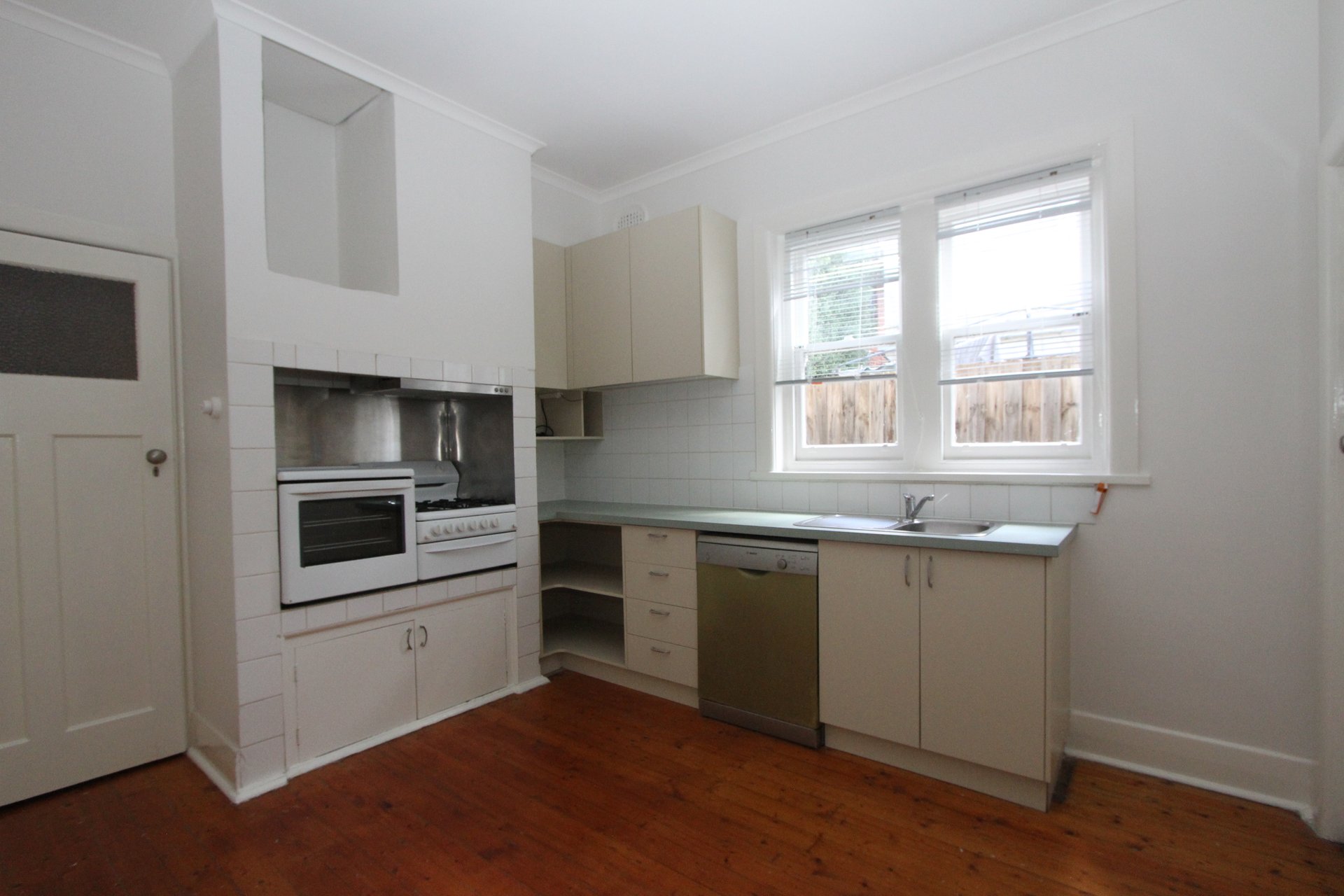 Property Gallery Thumbnail 3