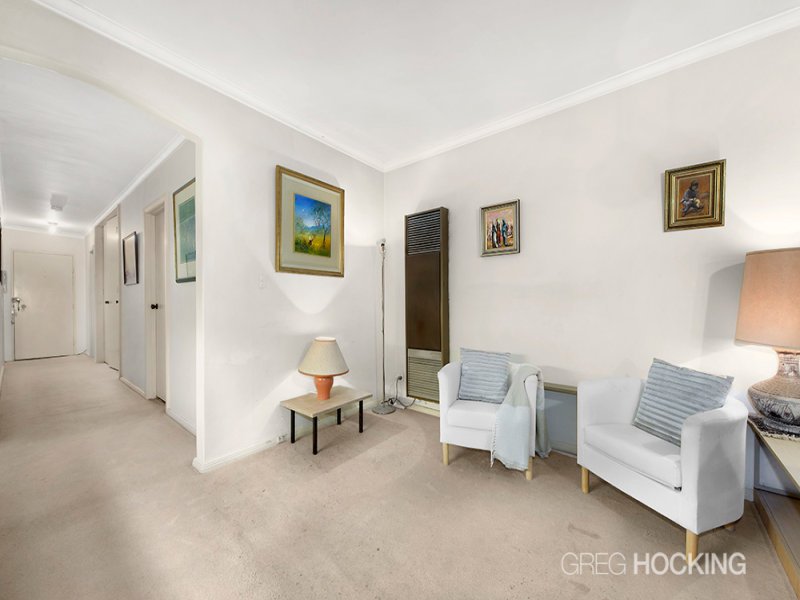 1/24 Tintern Avenue, Toorak image 2