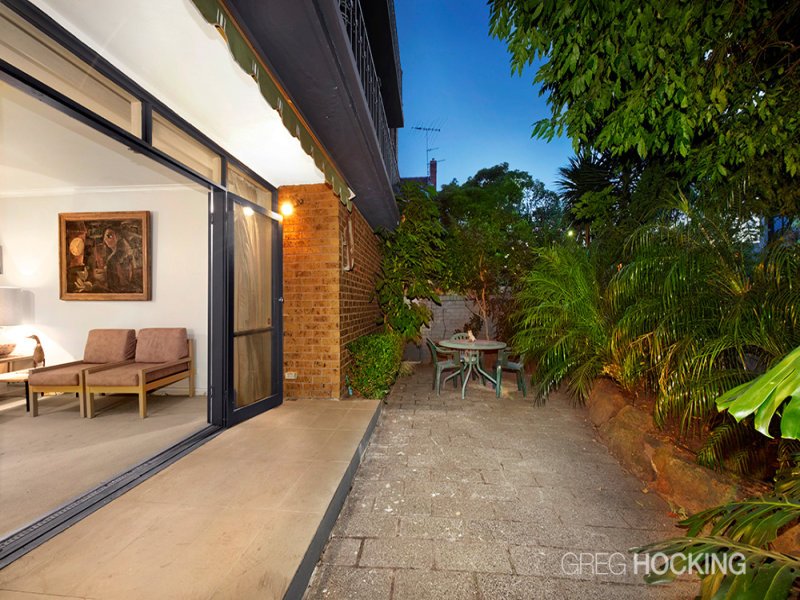 1/24 Tintern Avenue, Toorak image 4