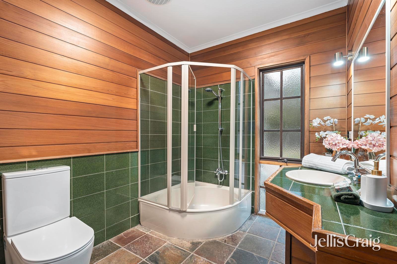 124 Wantirna Road, Ringwood image 10