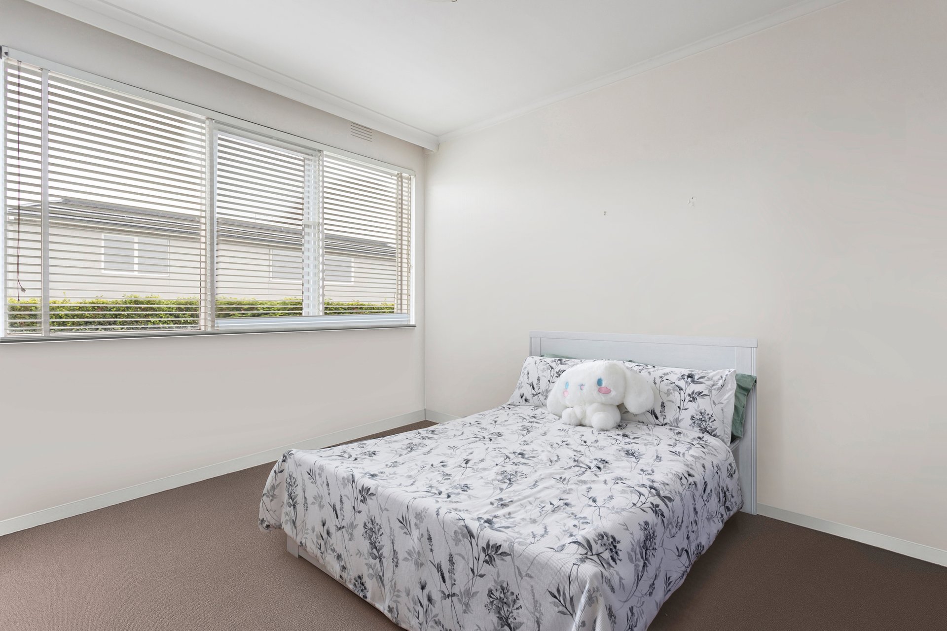 Property Gallery Thumbnail 9