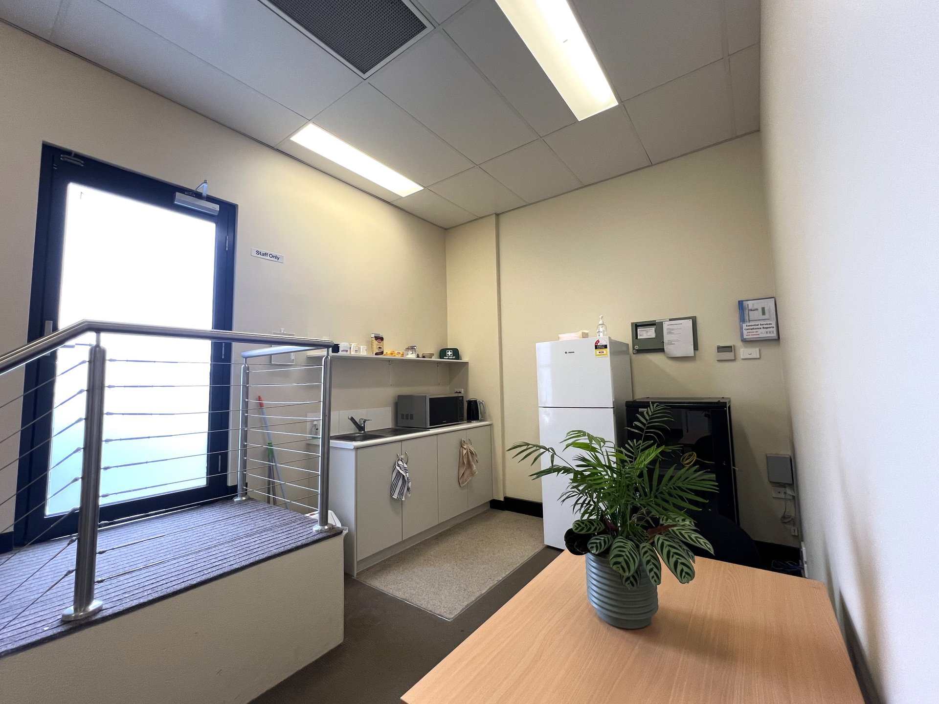 1/240 Pakington Street, Geelong West image 3