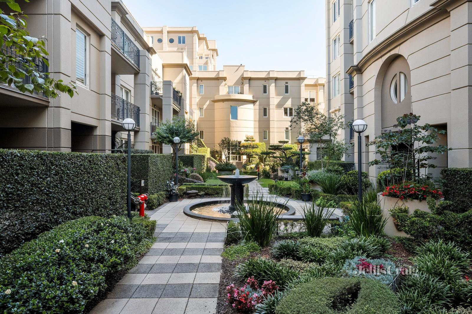 12/400 Victoria Parade, East Melbourne image 8