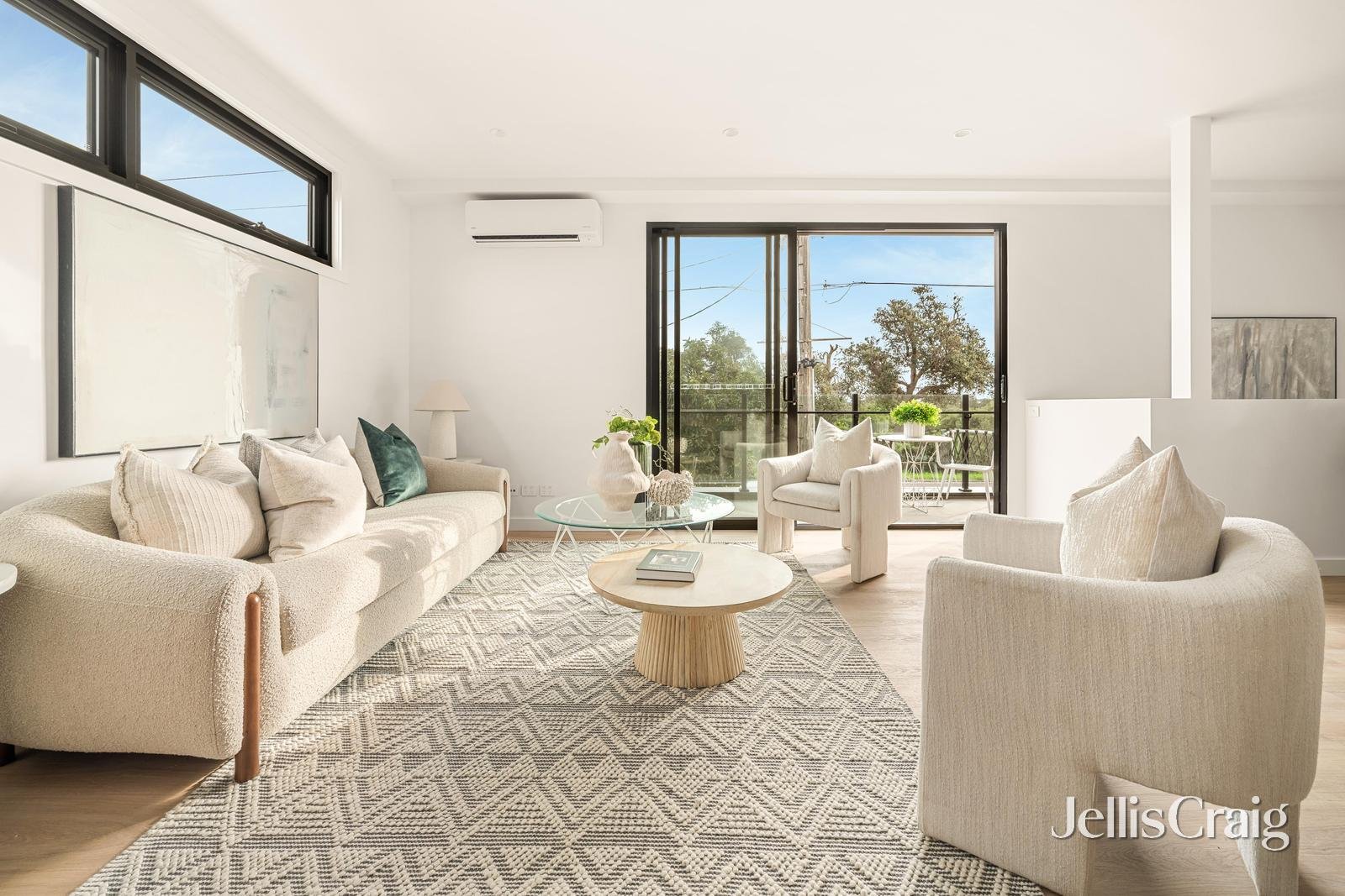 1/241 Nepean Highway, Seaford image 2
