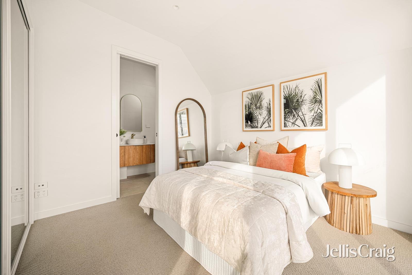1/241 Nepean Highway, Seaford image 10