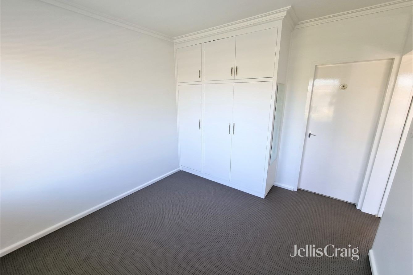 1/242 Clarke Street, Northcote image 3