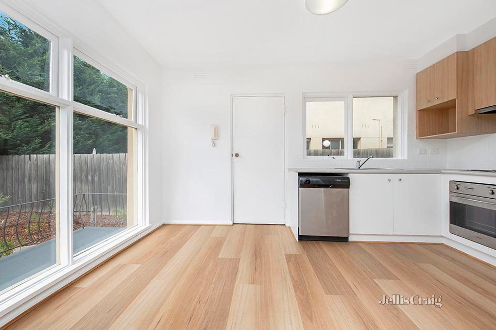 1/244 Gordon Street, Footscray image 3