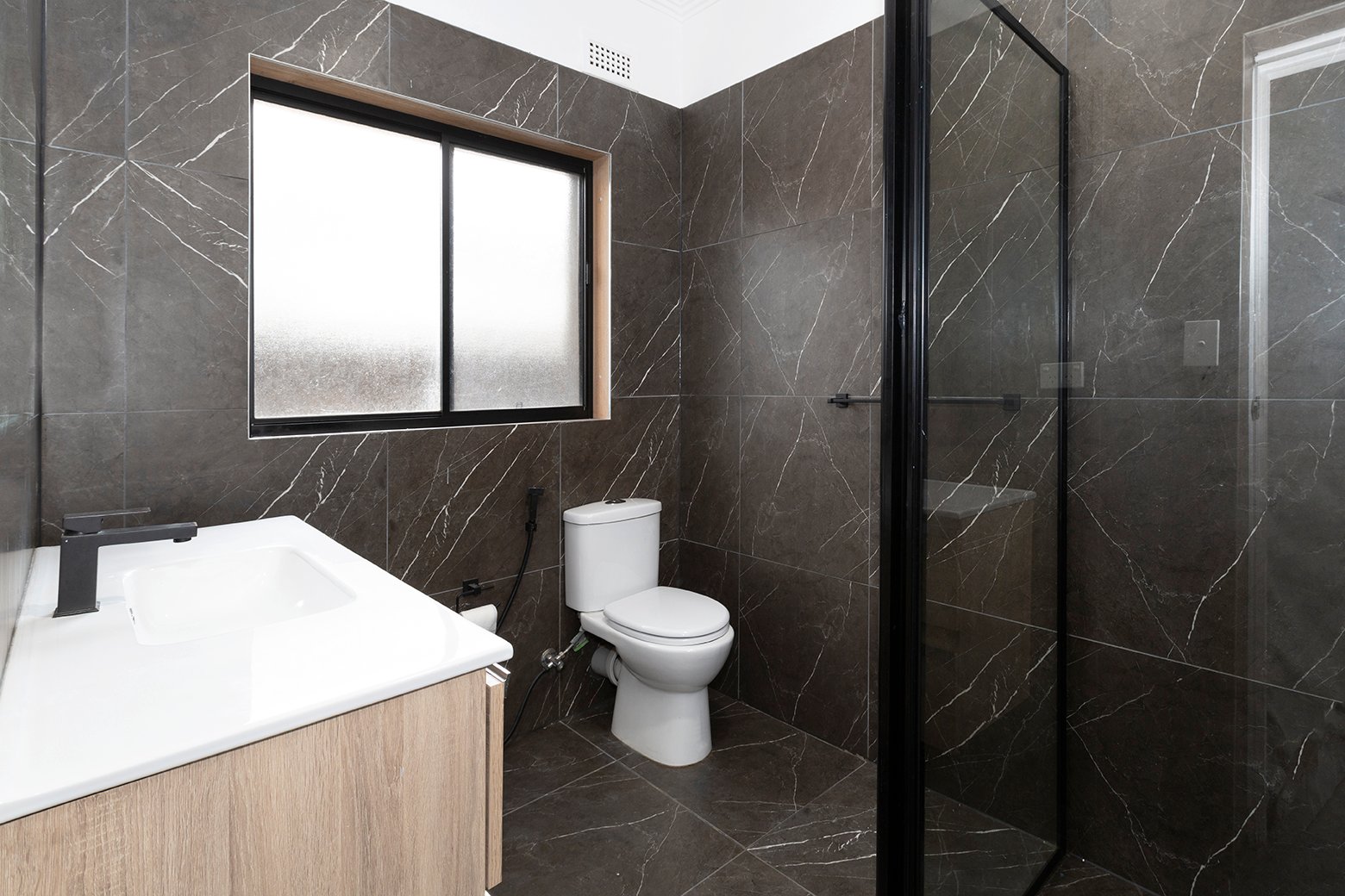 Property Gallery Thumbnail 8
