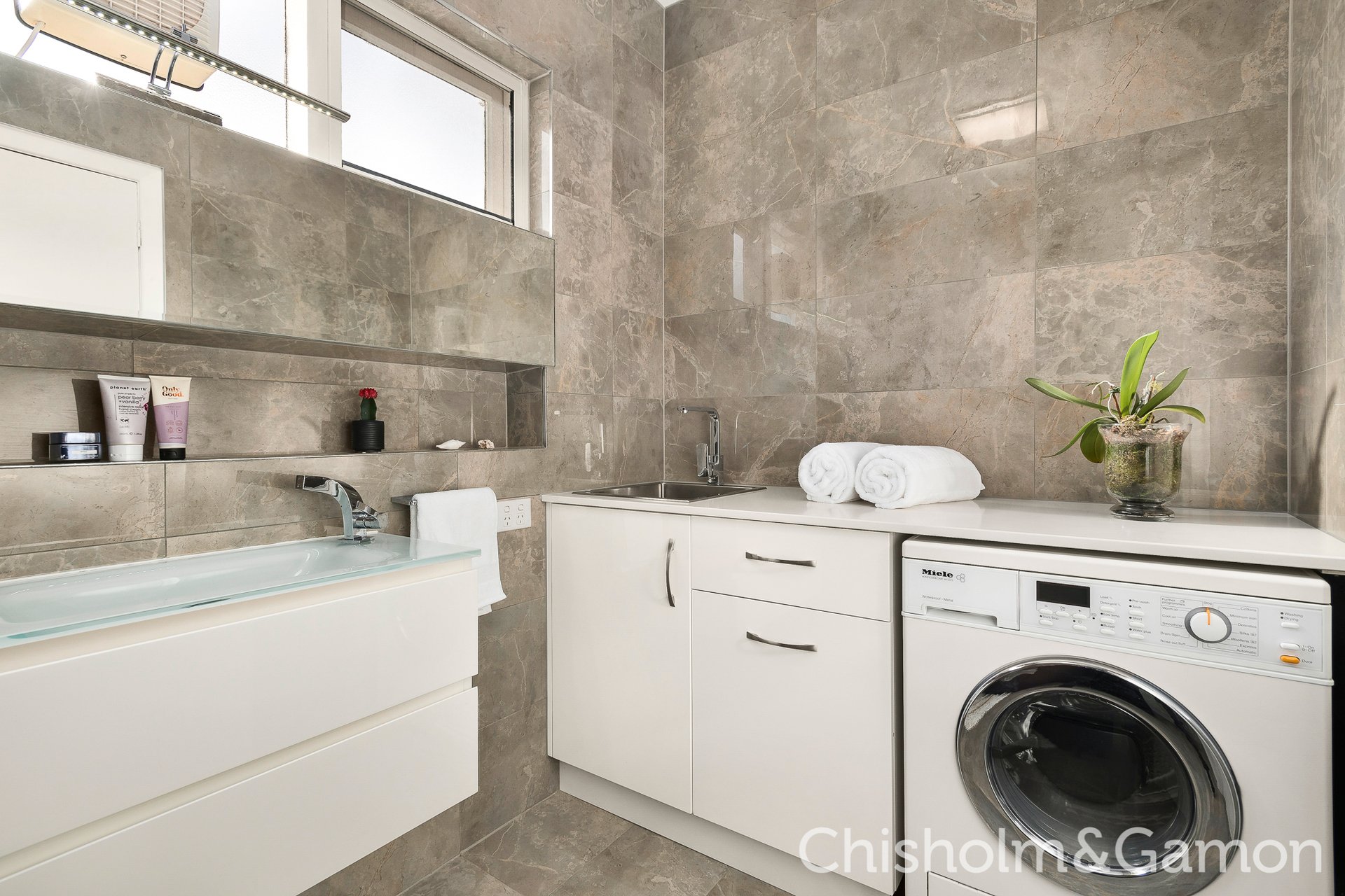 12/45a Ormond Esplanade, Elwood image 9