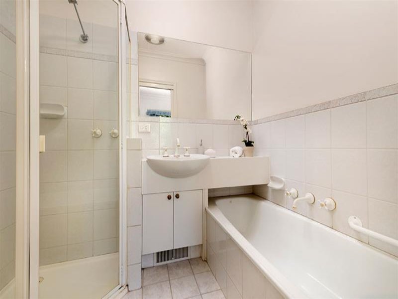 1/247 Highfield Road, Camberwell image 3