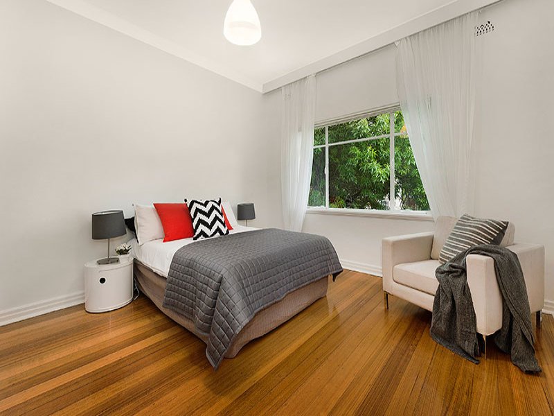 12/49 Acland Street, St Kilda image 4