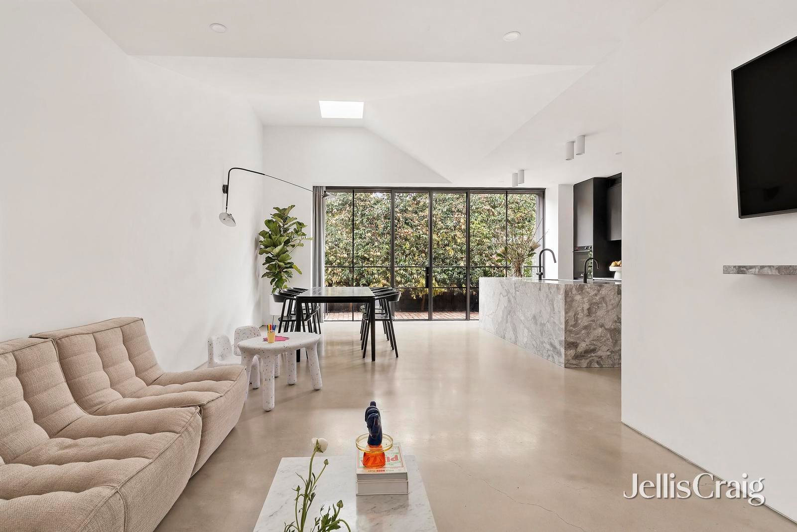 124a Cooper Street, Essendon image 3