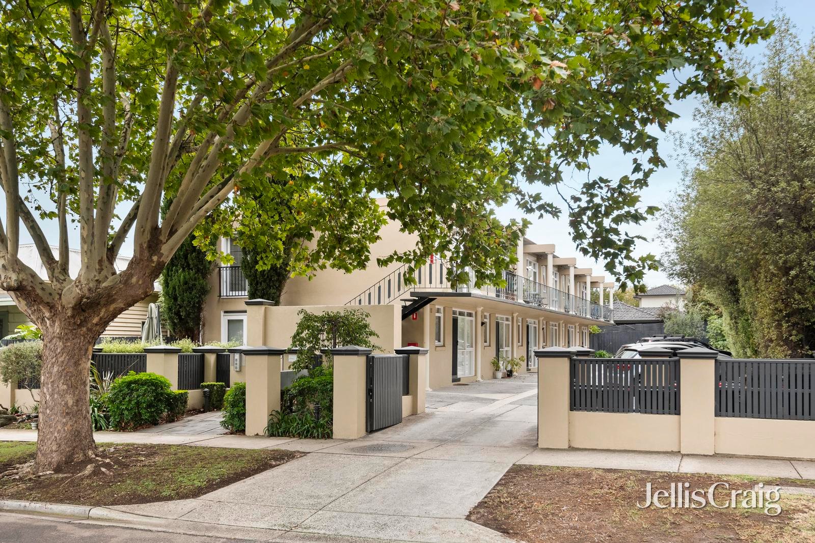 12/5 Christmas Street, Northcote image 1